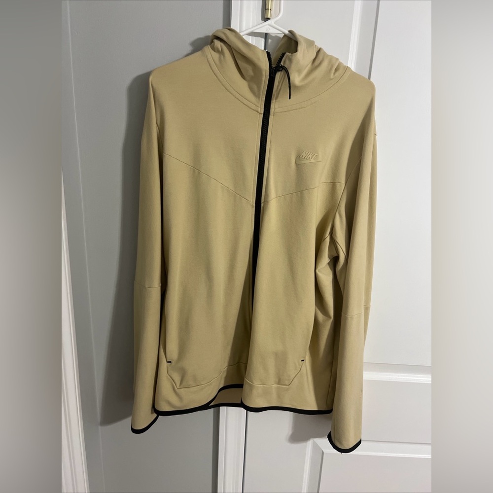 Nike Tech Full-Zip Lightweight Jacket